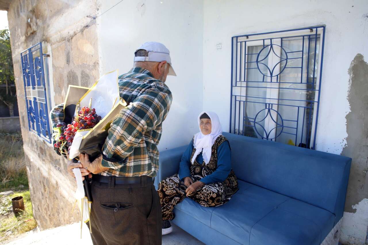 58 yıllık aşkın en doğal hali! Eşine her yıl aynı buketi veriyor 2